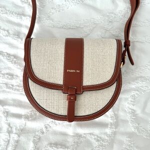 Elegant Crossbody Rafia & Leather Bag